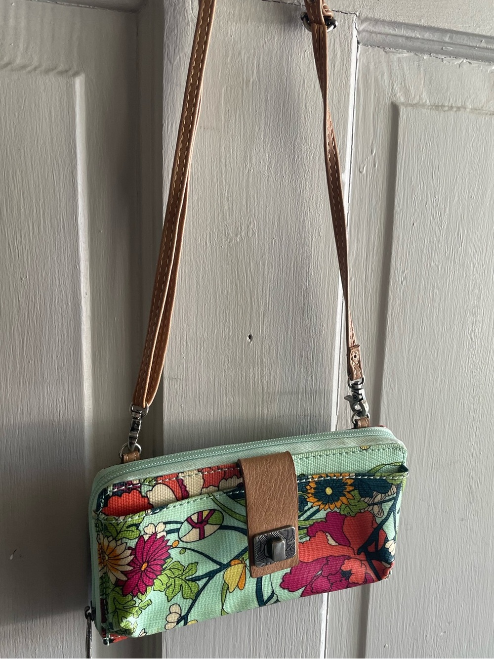 Sakroots Floral Crossbody Wallet Purse in Mint Green
